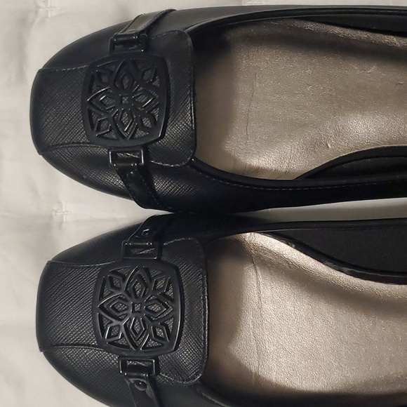 Black Flats, Christian Siriano for Payless, Good Condition and Only Worn Indoors - Picture 2 of 8
